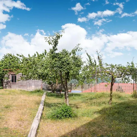 Сasa de vacaciones Traditional Holiday In With Garden Parenti