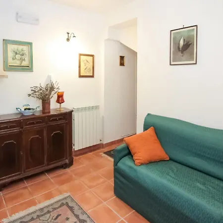 Сasa de vacaciones Traditional Holiday In With Garden *